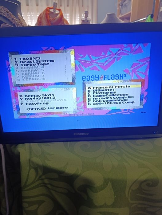 Commodore C64C com acessórios