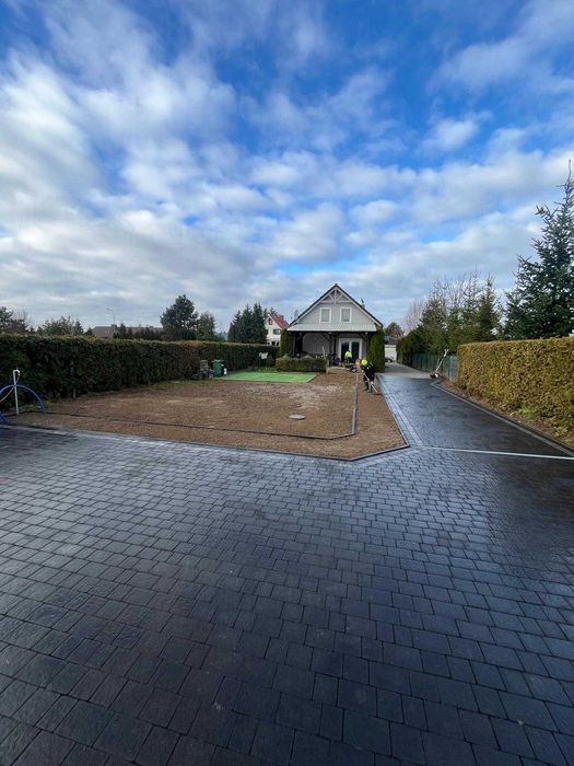 Montaż Kostki Brukowej, Ogrodzeń każdego typu, Roboty ziemne