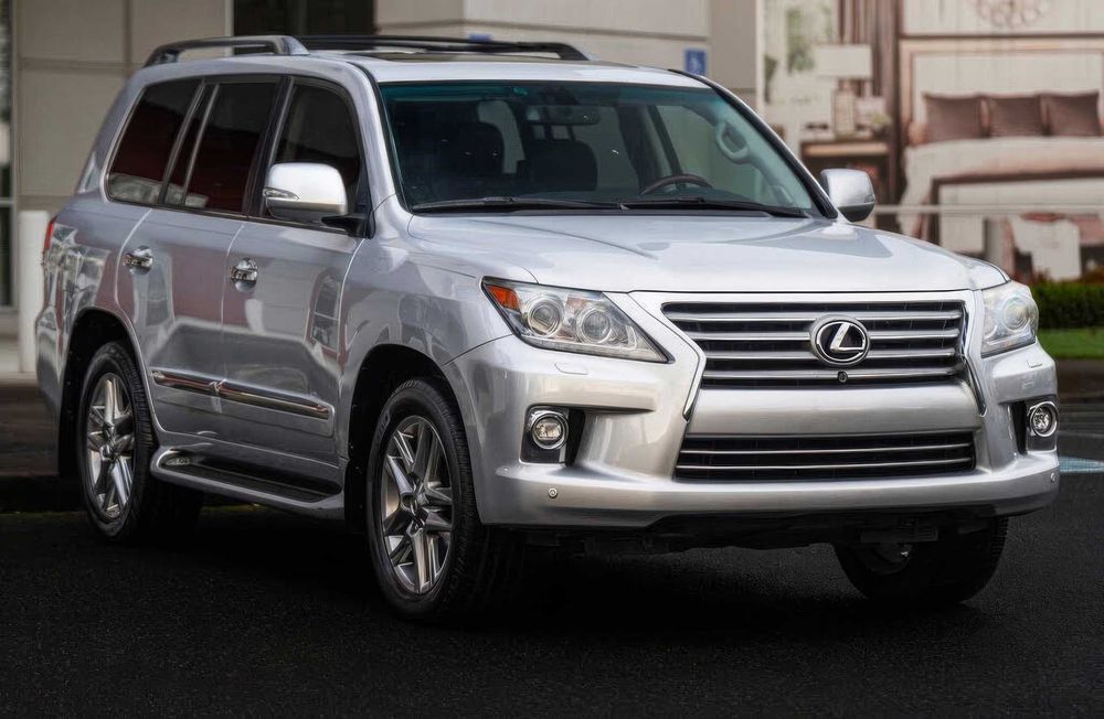 Lexus LX 570      2014