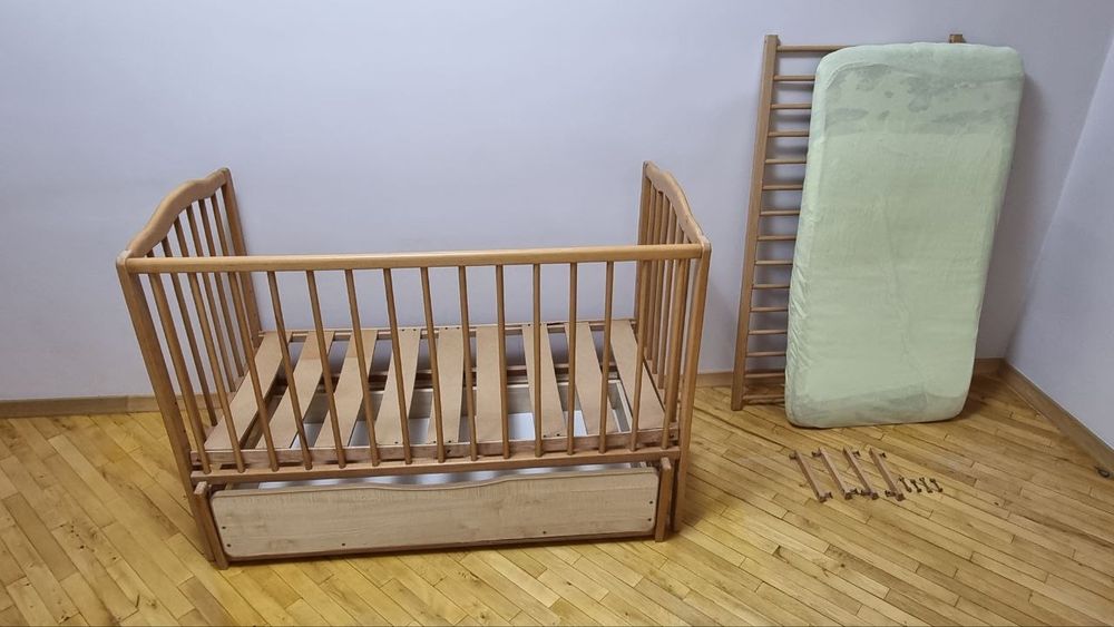 Дитяче ліжичко з вільхи