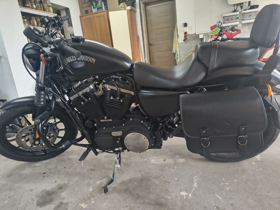 Harley-Davidson sportster iron 883