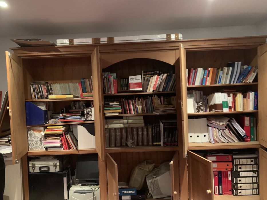 Móvel em Madeira Maciça de Pinho, Biblioteca da companhia Inglesa