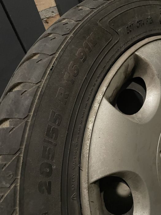 Продам комплект шин R16 Фольцваген Туран