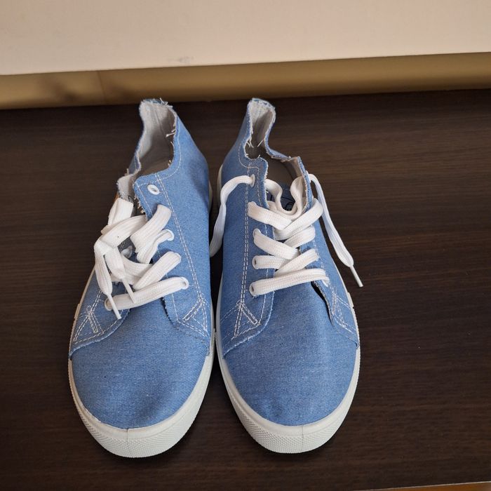 Buty z płótna w typie snickers