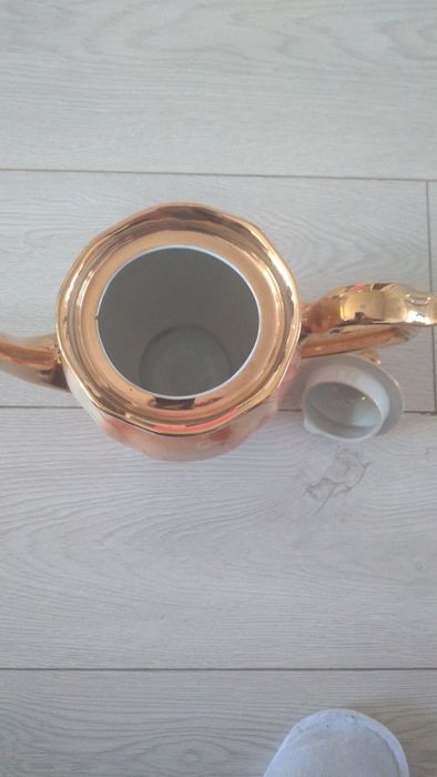 Czajniczek z porcelana nowy