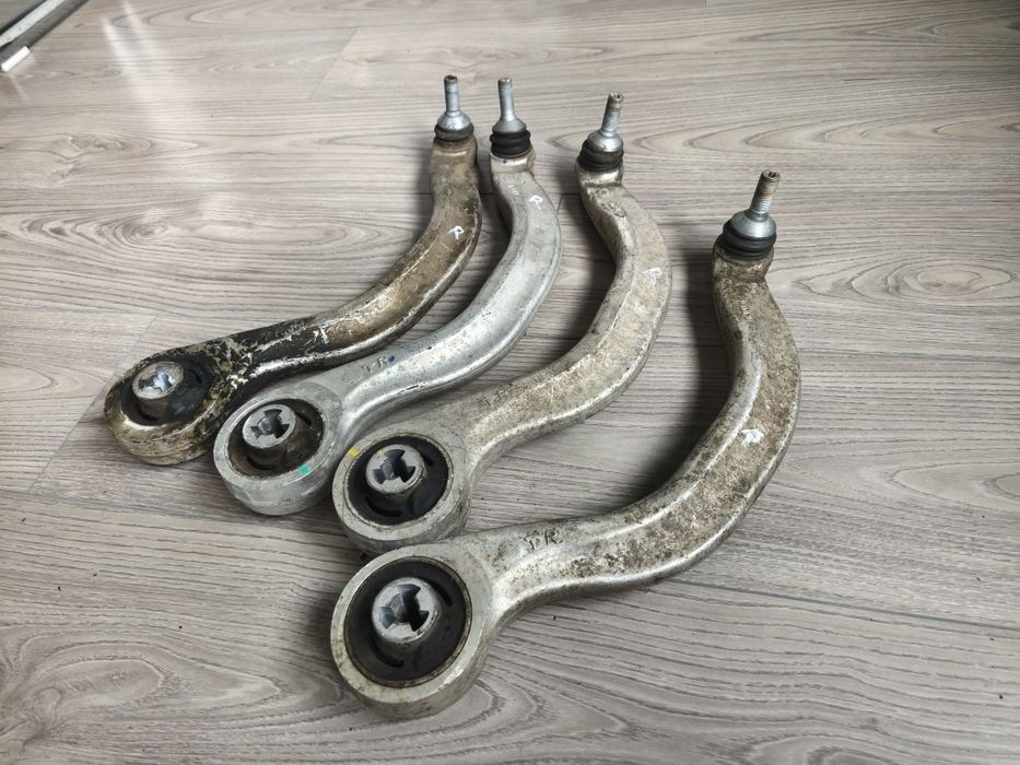 Важіль підвіски Tesla Y 3