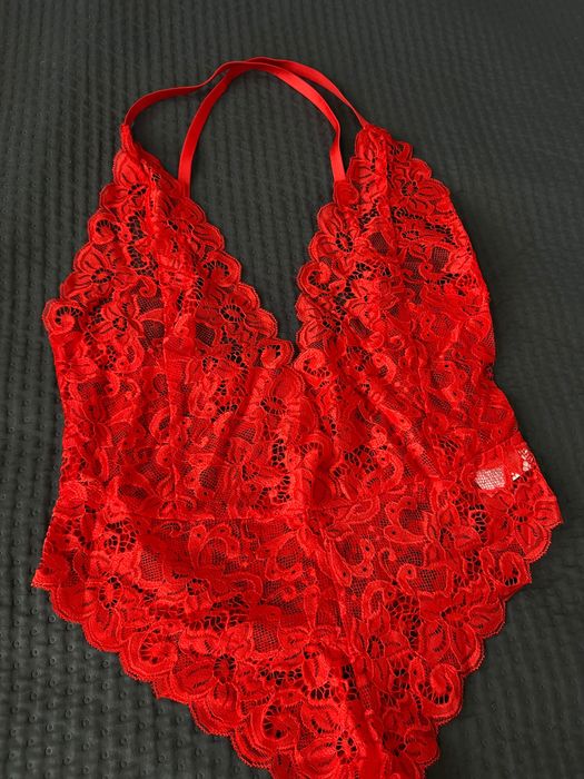 Czerwone koronkowe body rozmiar S/ M