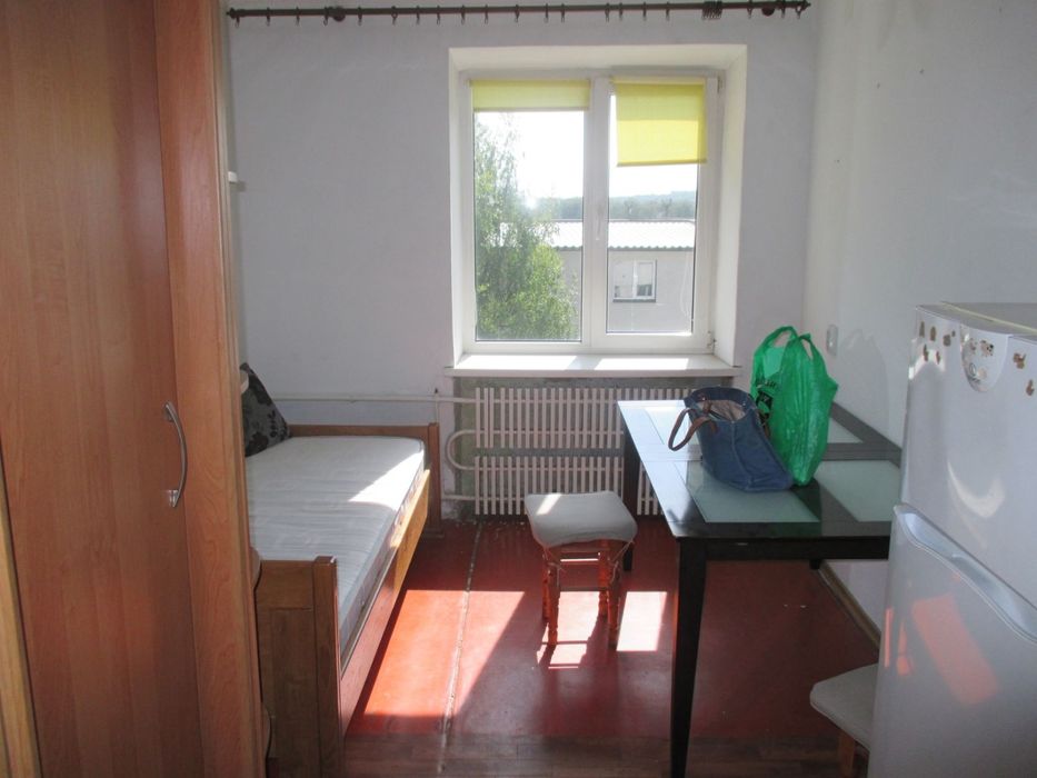 Оренда кімнати в гуртожитку.