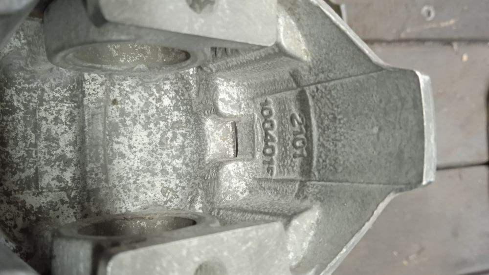 Поршня ВАЗ 2101-7 ,