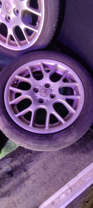 Jantes provenientes de um mg zr