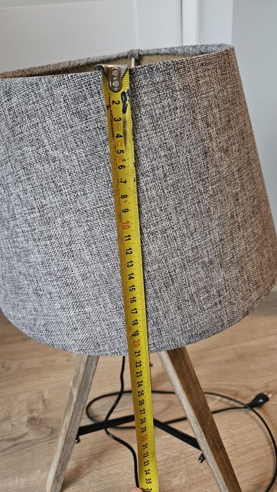 Lampa stojąca do pokoju