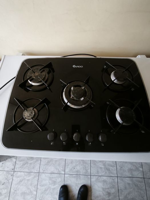 Продам варильну поверхню ARDO