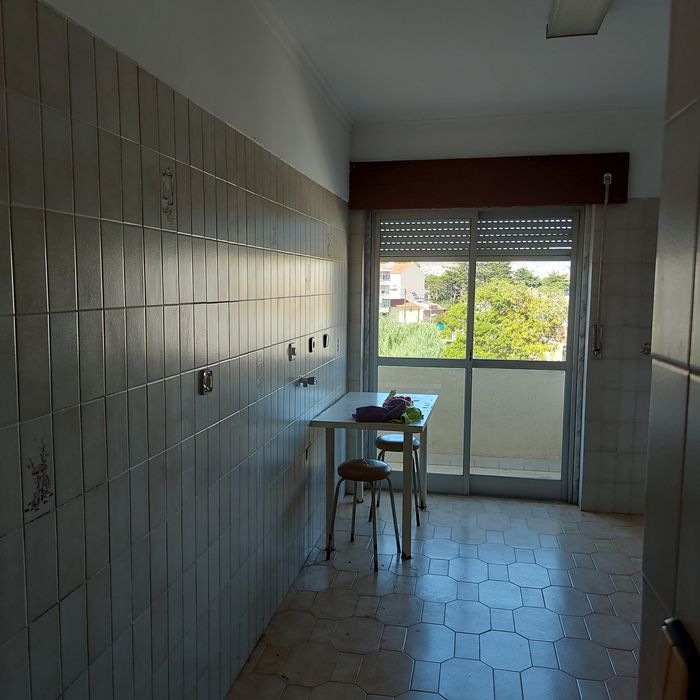Apartamento de 4 Ass. em Sintra-Mem Martins