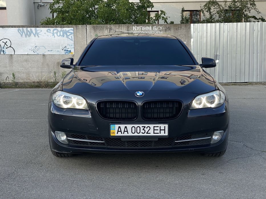 BMW 528 в кузові f10 ЦІЛА НЕ БИТА