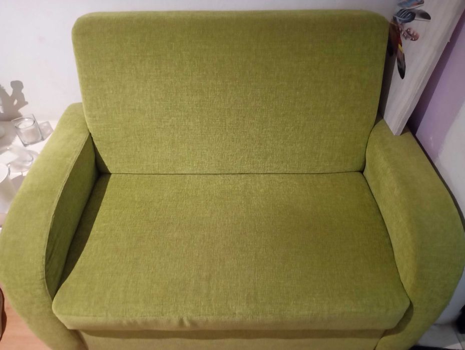 Sofá de dois lugares em muito bom estado