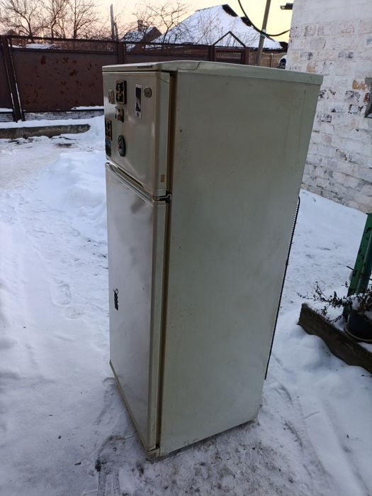 Продам холодильник