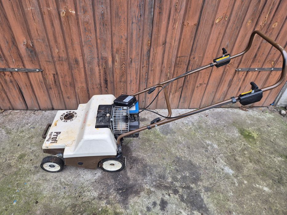 Areator wertykulator spalinowy  silnik briggs&stratton