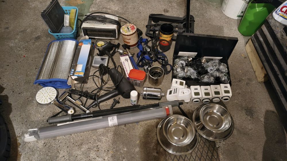 Wyprzedaż garażowa różności warte uwagi