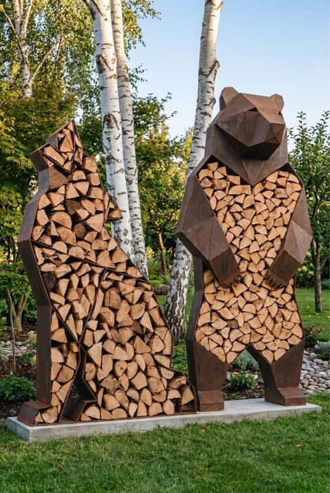 Monumentalny Stojak na Drewno NIEDŹWIEDŹ