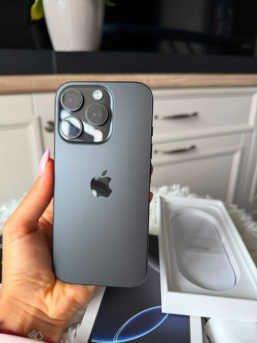 iPhone 16 Pro 256 GB Black Titanium + pełny zestaw + dowód zakupu