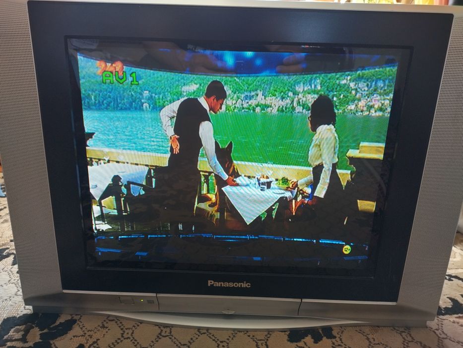 Продам телевізор Panasonic + DVD плеєр BBK з караоке.