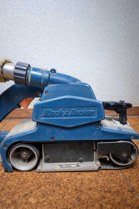Lixadeira de Cinta Black & Decker – Profissional (Made in Germany)