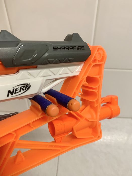 Nerf Sharpfire + 2 balas