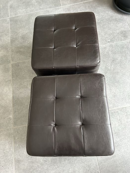 Vende-se conjunto de 2 puffs