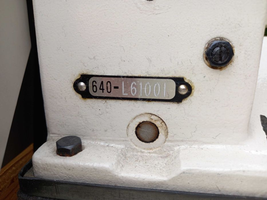 Maszyna do szycia przemysłowa podszywarka JUKI CB-641