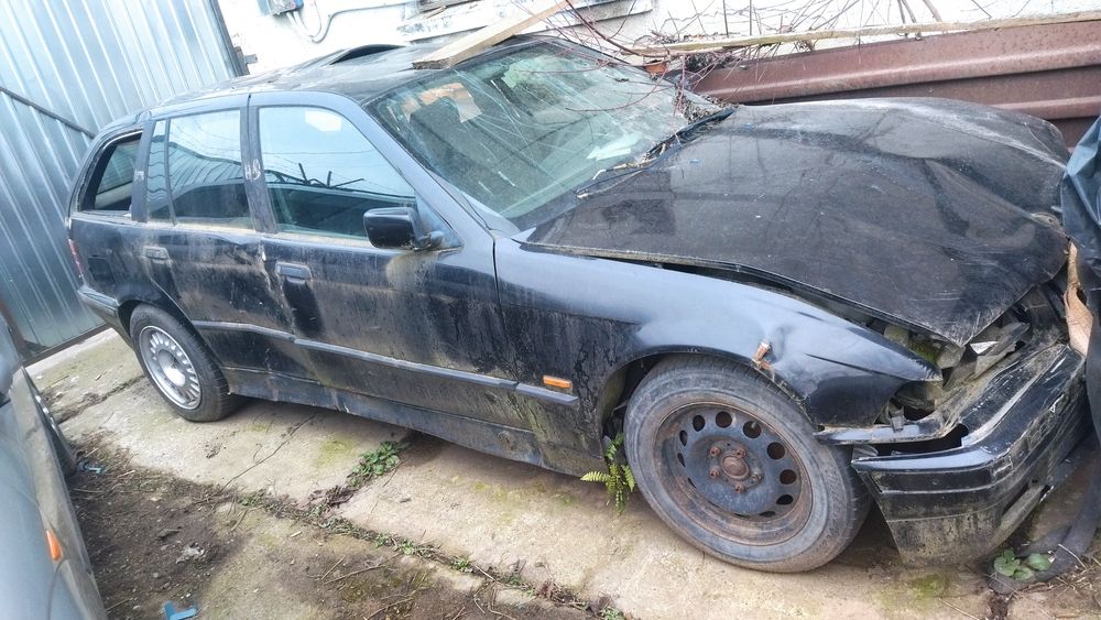 БМВ е36,1995року,1.7тдс,універсал скла,кляпа, інше.