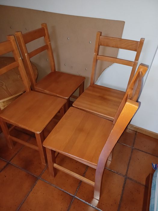 Conjunto 4 cadeiras de madeira