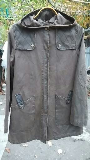 Курточка - плащ женская.