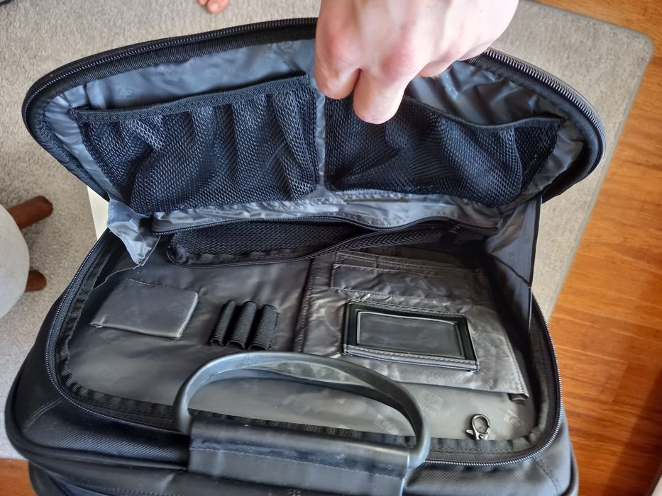 Torba walizka na laptopa max 36x30cmHP Stan idealny Pasek na ramię
