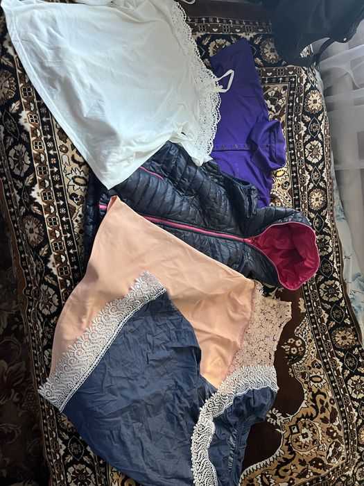 Лот жіночого чи підліткового одягу 48 розміру