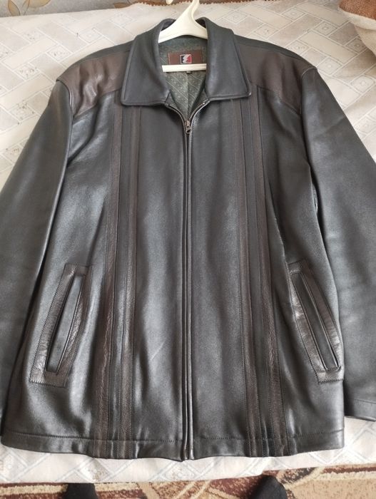 Кожаная куртка в отличном состоянии