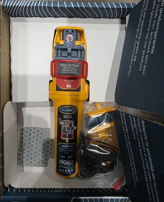 Osobisty Transponder AIS MOB2 z DSC – Nadajnik Ratunkowy GPS
