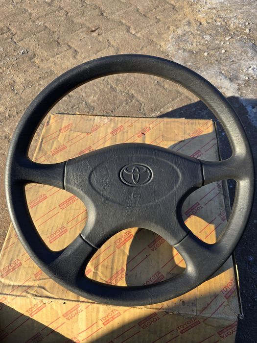 NOWA Oryginalna kierownica Toyota Carina