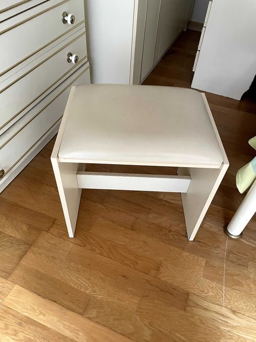 Conjunto de móveis para quarto vintage