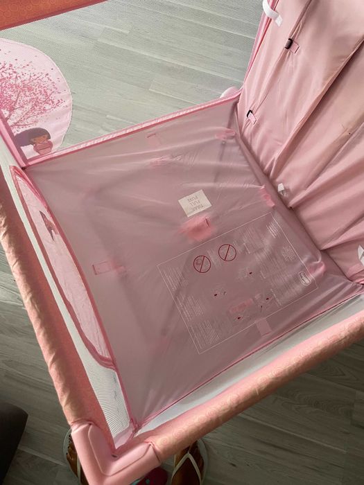 Parque de Bebé Rosa em Excelente Estado