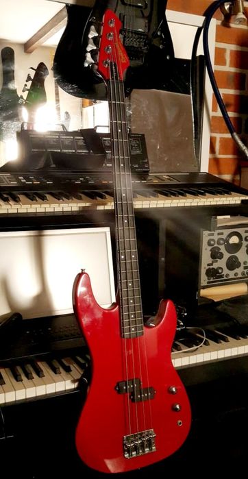 Gitara basowa Hohner