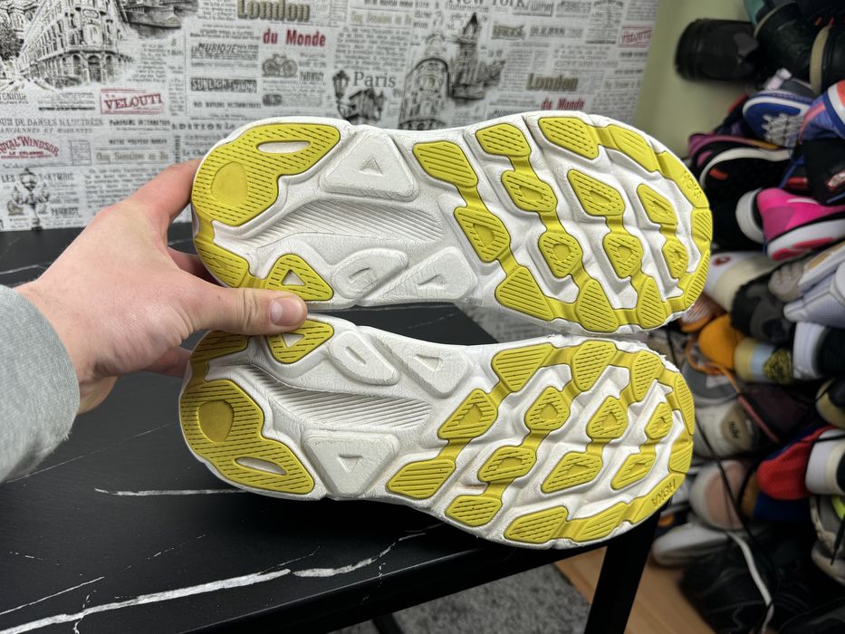 Оригінал Розмір 45 Кросівки Hoka One One Clifton 9 Взуття