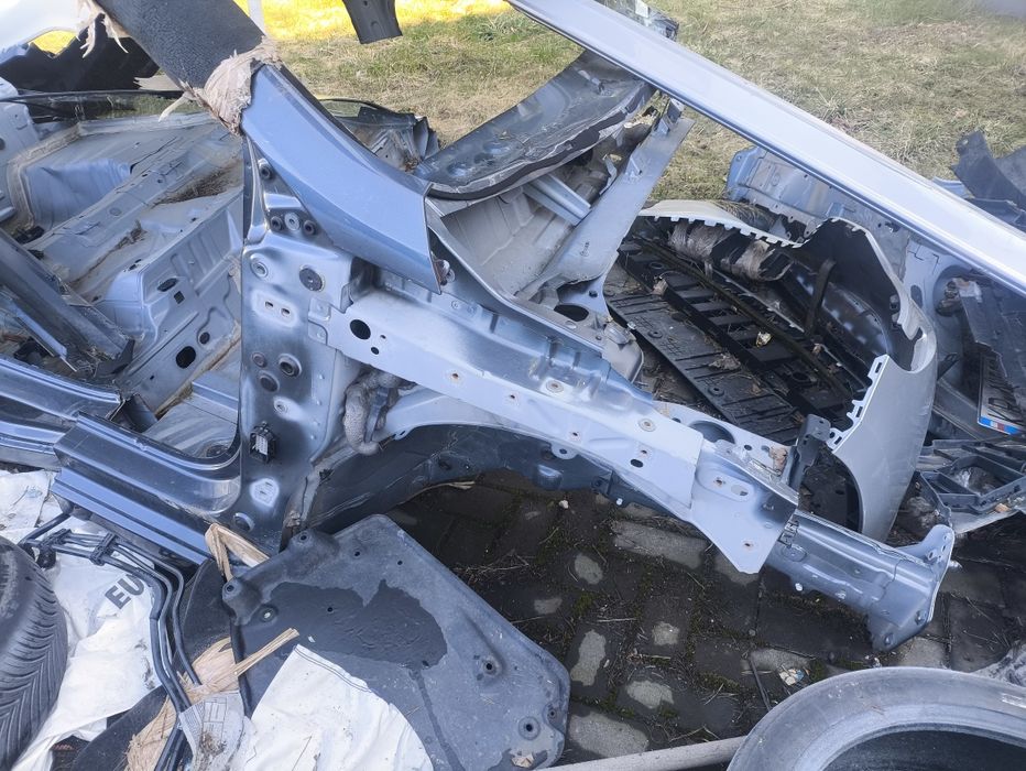 Ćwiartka Clio przód tył prawa błotnik podłużnica pas tylny wanna