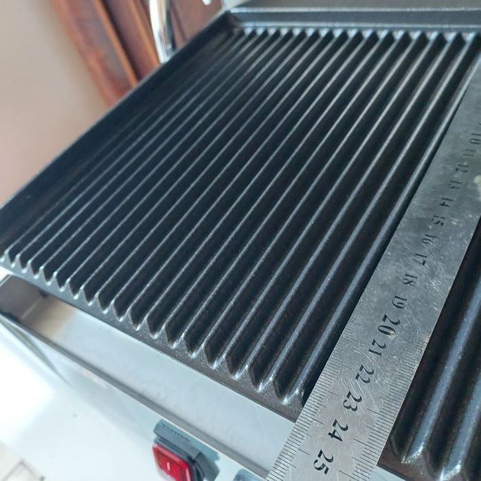 Гриль контактний прижимний професійний Hendi 263655. НОВИЙ!!