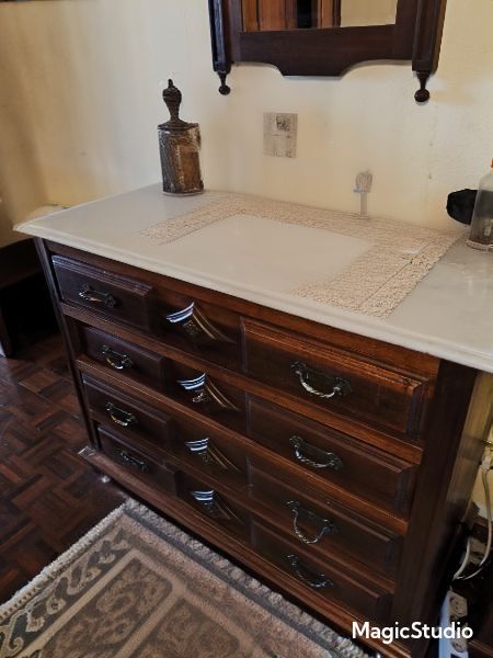 Cómoda  e mesinhas de cabeceira