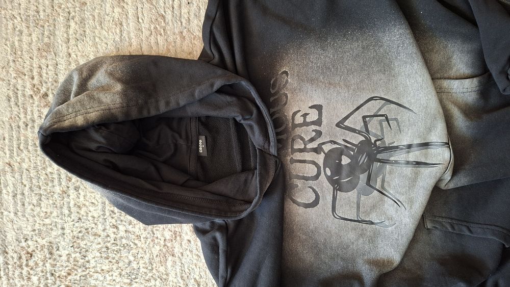Bluza Cropp hoodie z motywem pająka