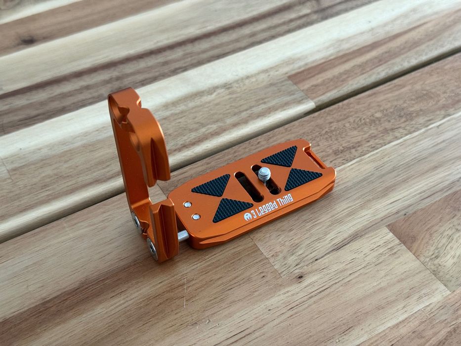 L Bracket universal 3 Legged Thing, Ellie, como nova