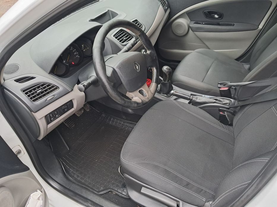 Продам рено меган.