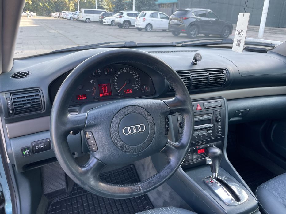 AUDI A4 1.8 Автомат Газ/Бензин