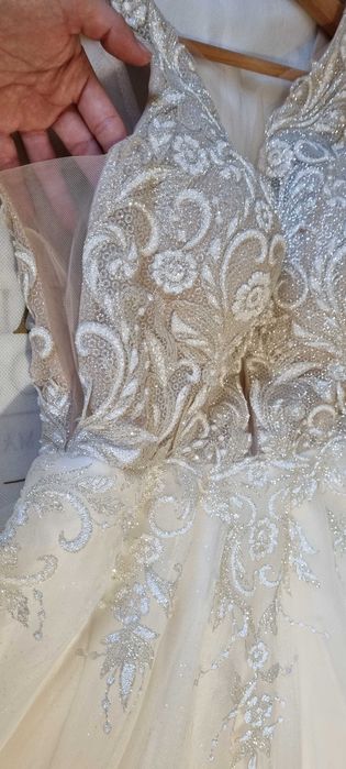 Suknia ślubna boho glamour, biała/beż/brzoskwinia +welon