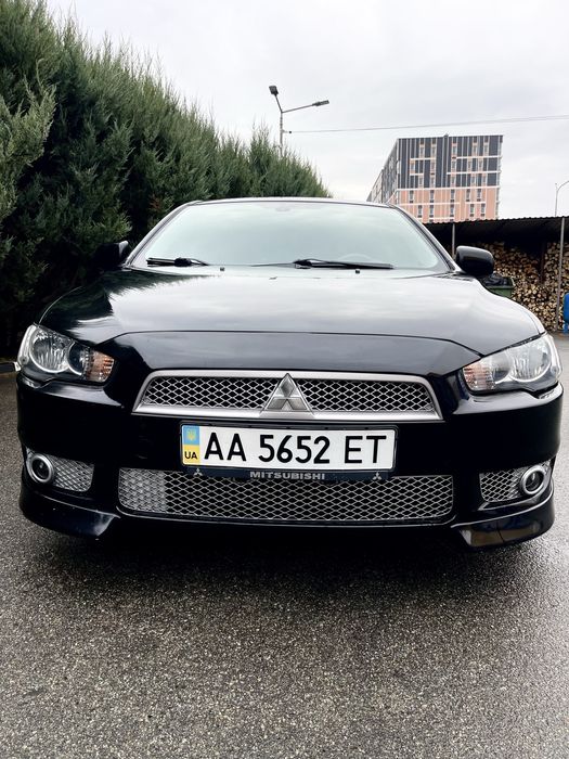 Mitsubishi Lancer продаж